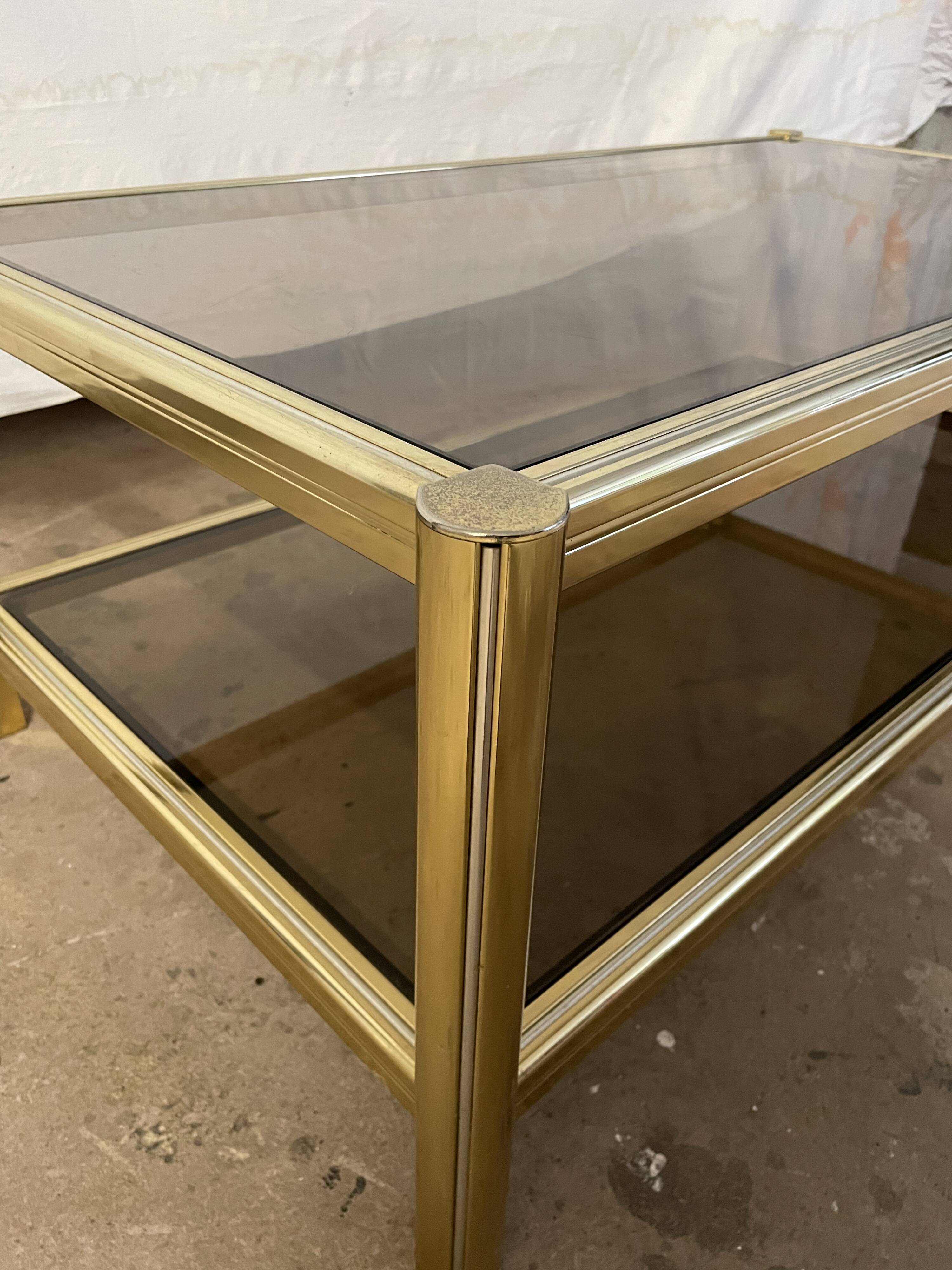 Vintage rectangular coffee table, gold metal, 2 trays: smoked glass 1980