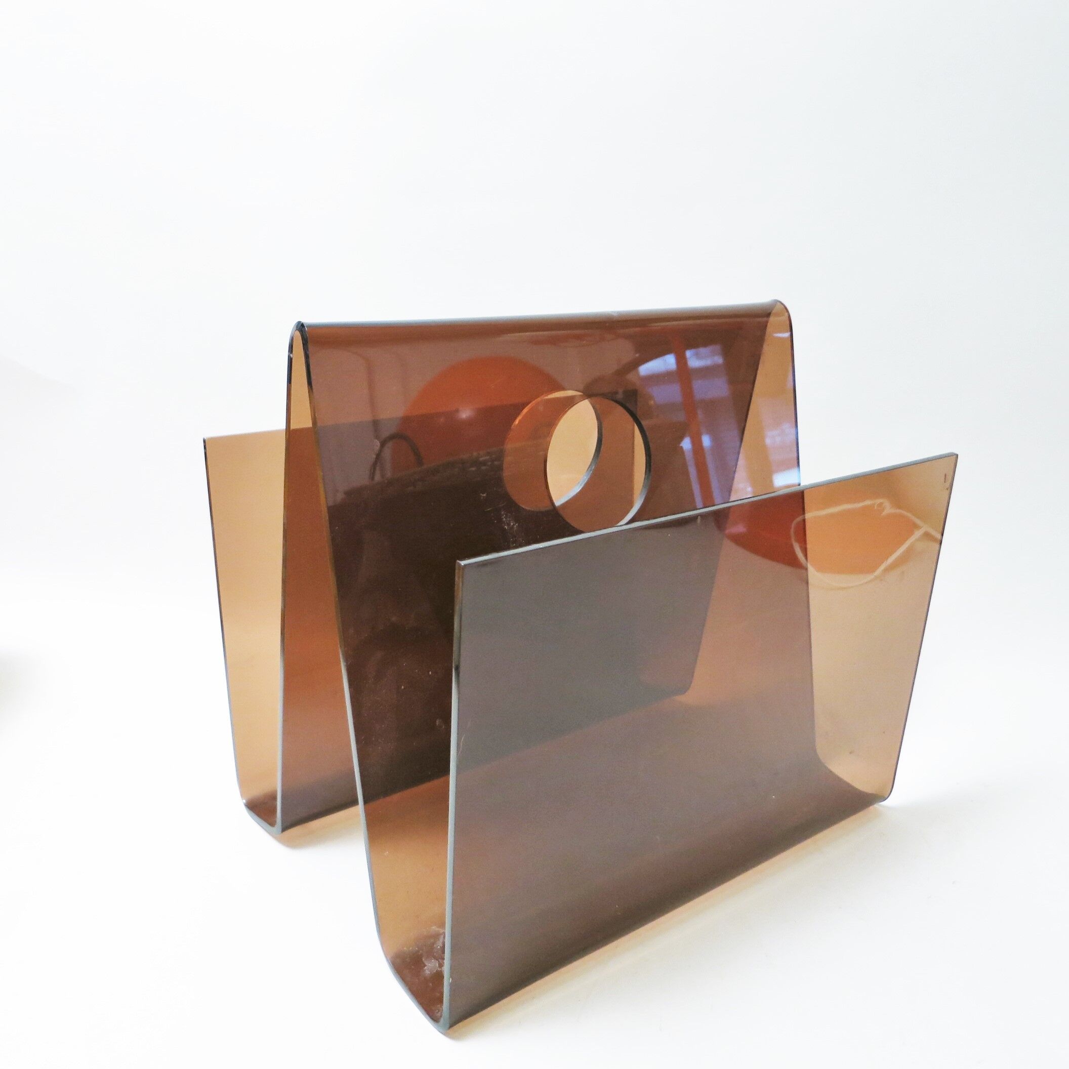 Magazine rack in plexiglas 1970