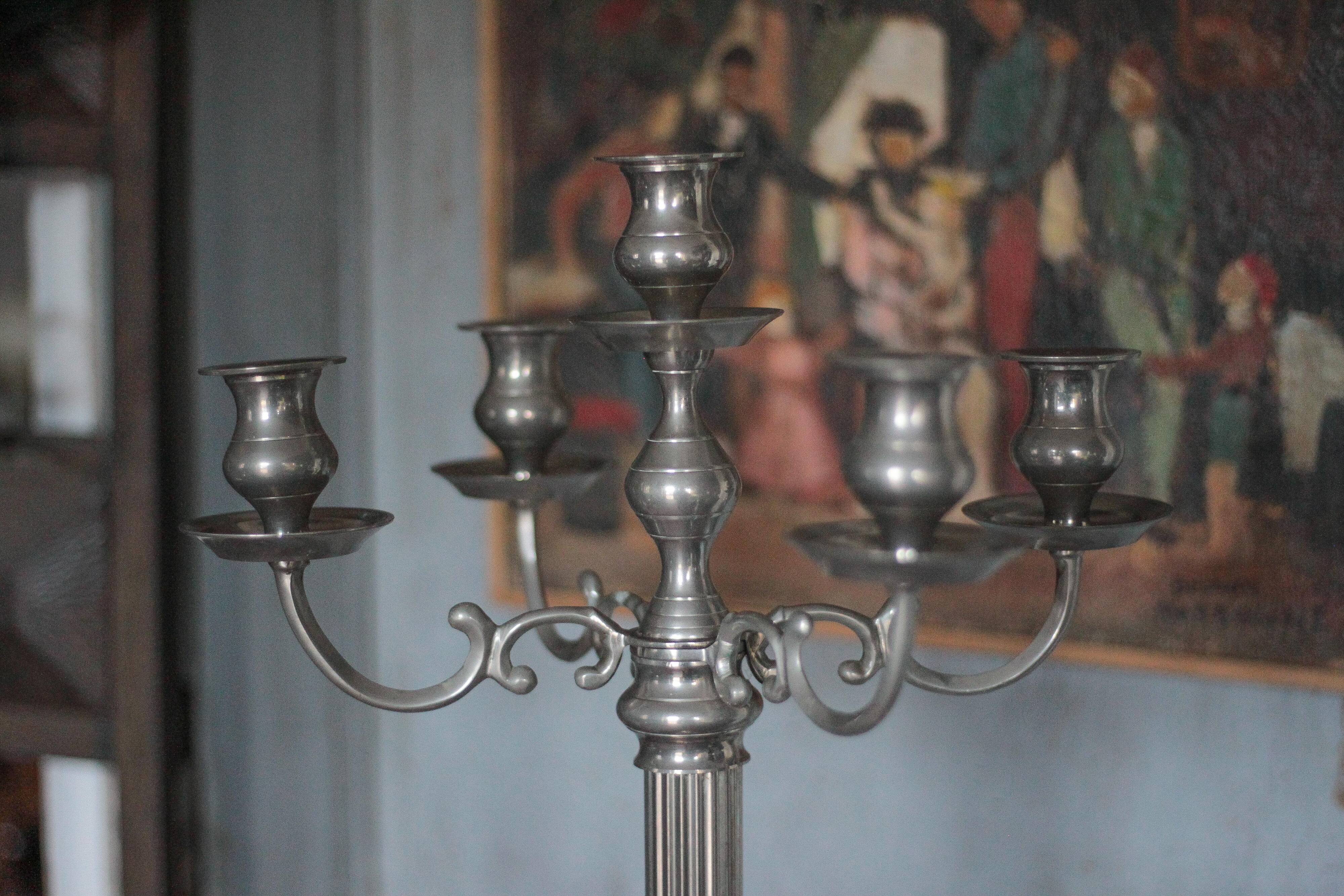 Chandelier with 5 lights, large candelabrum, candle holder, interior decoration.
