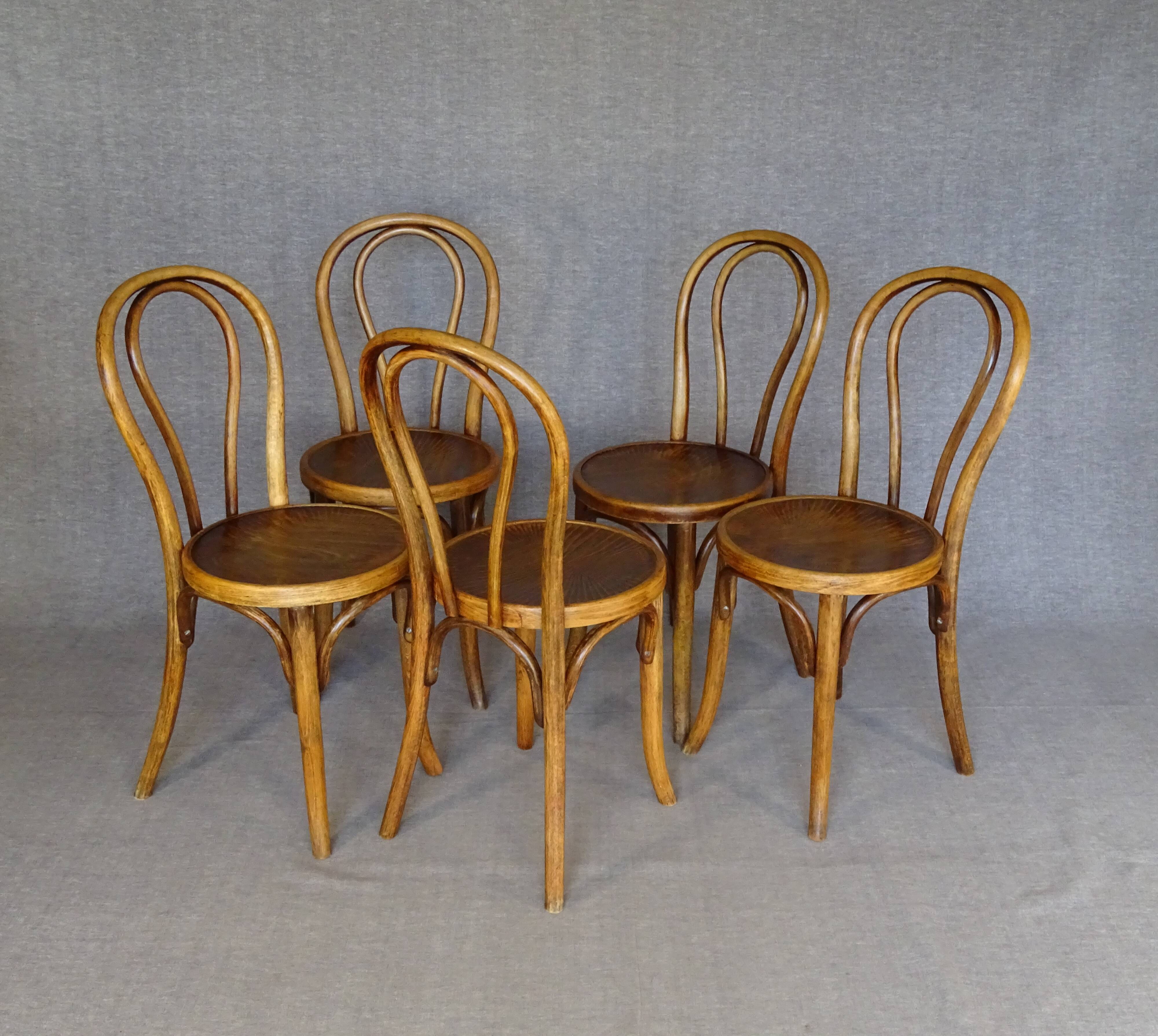 Set de 5 chaises N° 18 1/2 par Thonet, trés bistrot - 1930