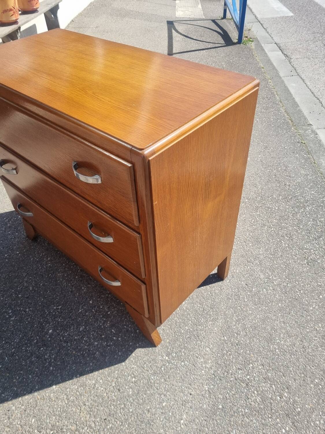 Commode vintage pied compas