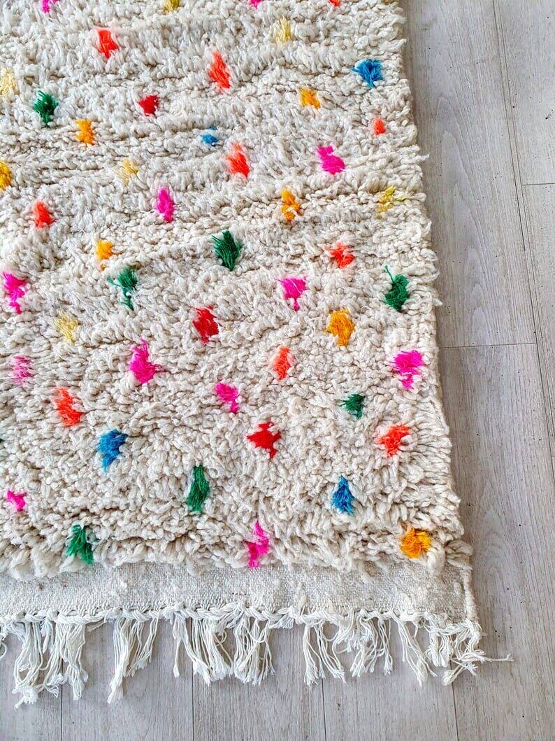 Large Berber rug made of natural wool, traditionally handwoven, 2/3 m.