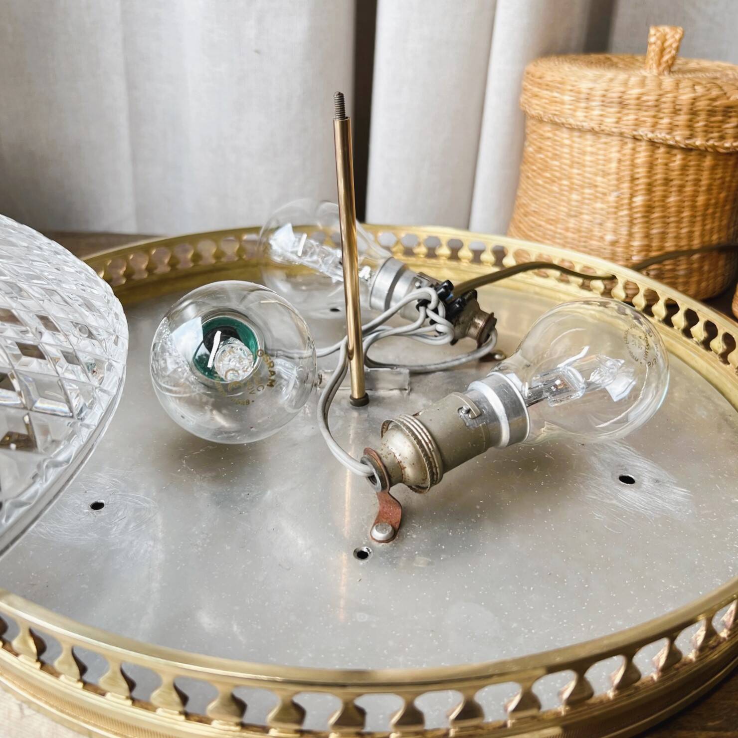 Large vintage ceiling lamp in chiseled glass and brass 34 cm
