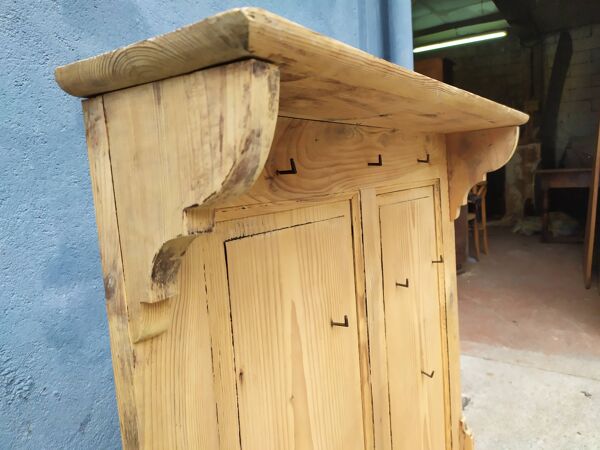 Étagère à casseroles