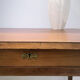 Table en bois vintage