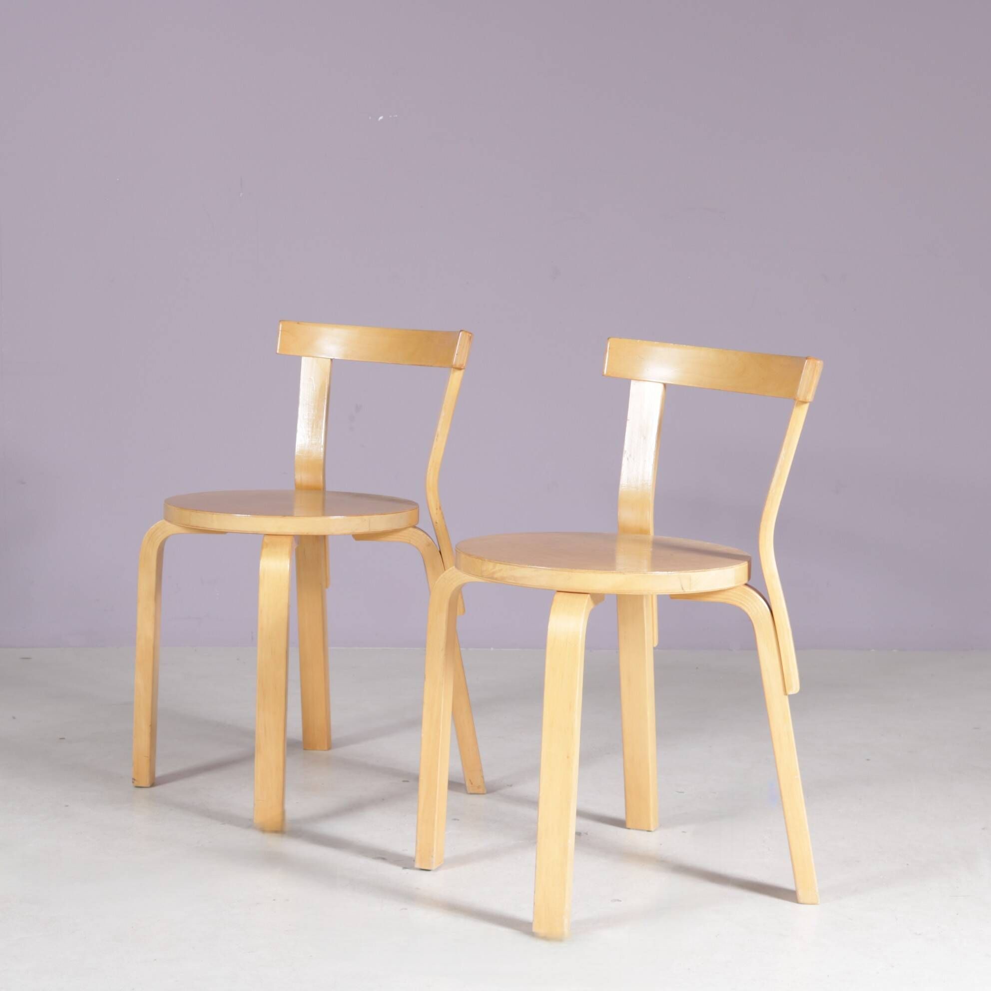 Chaises en pin modèle 68 d'Alvar Aalto des années 1950, ensemble de 2.