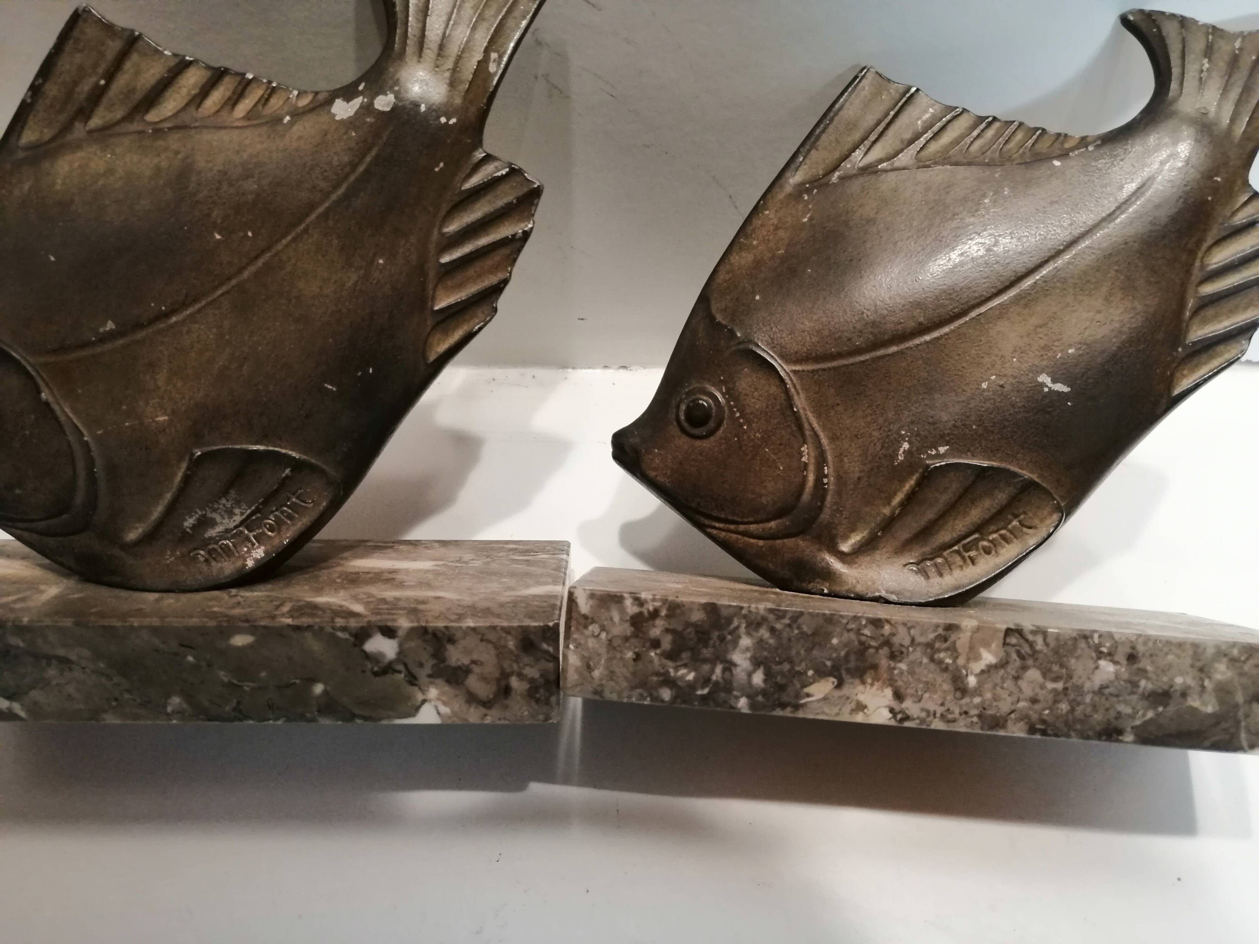 Bookends of 1930 M Font