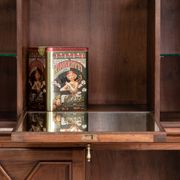 Bar cabinet by Muebles Casas