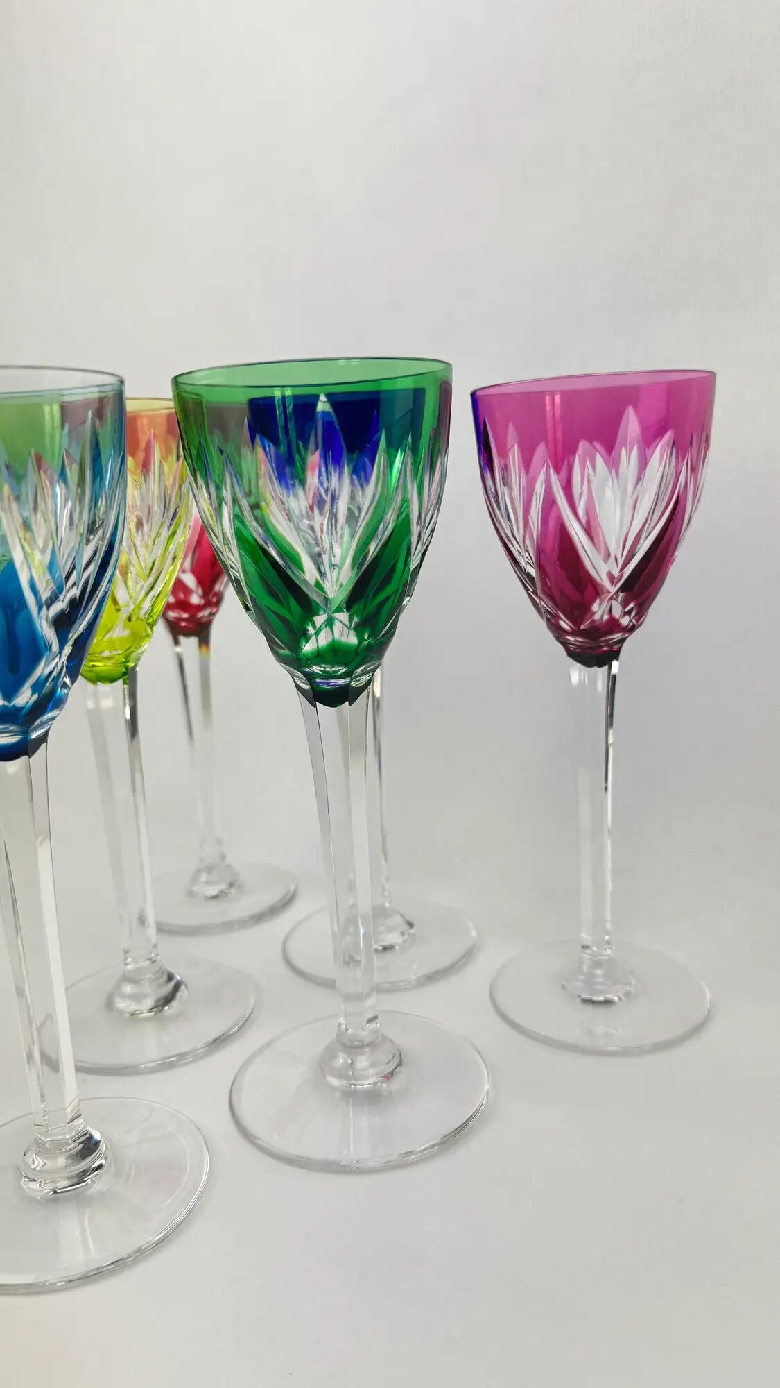 Saint-Louis, 6 verres modèle Monaco en cristal de couleur, 21,5 cm