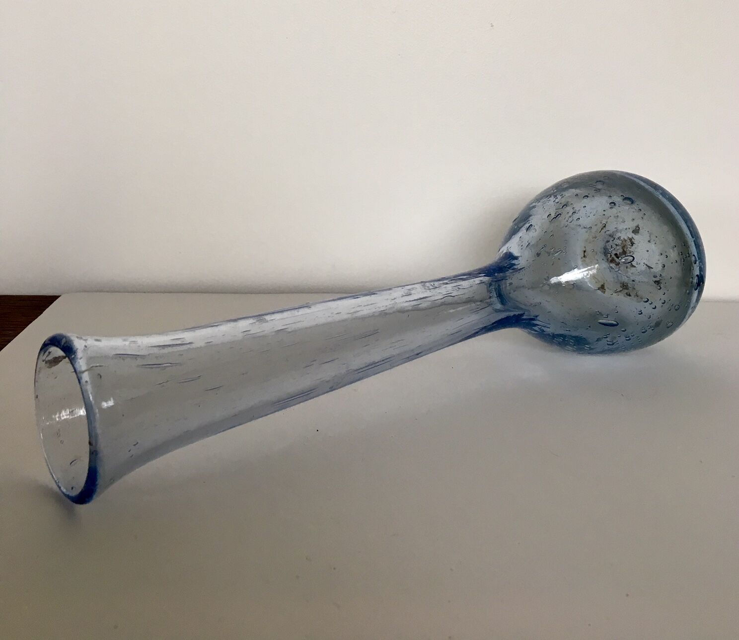 Soliflores en verre soufflé bleutés