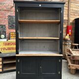Early 20th century store showcase