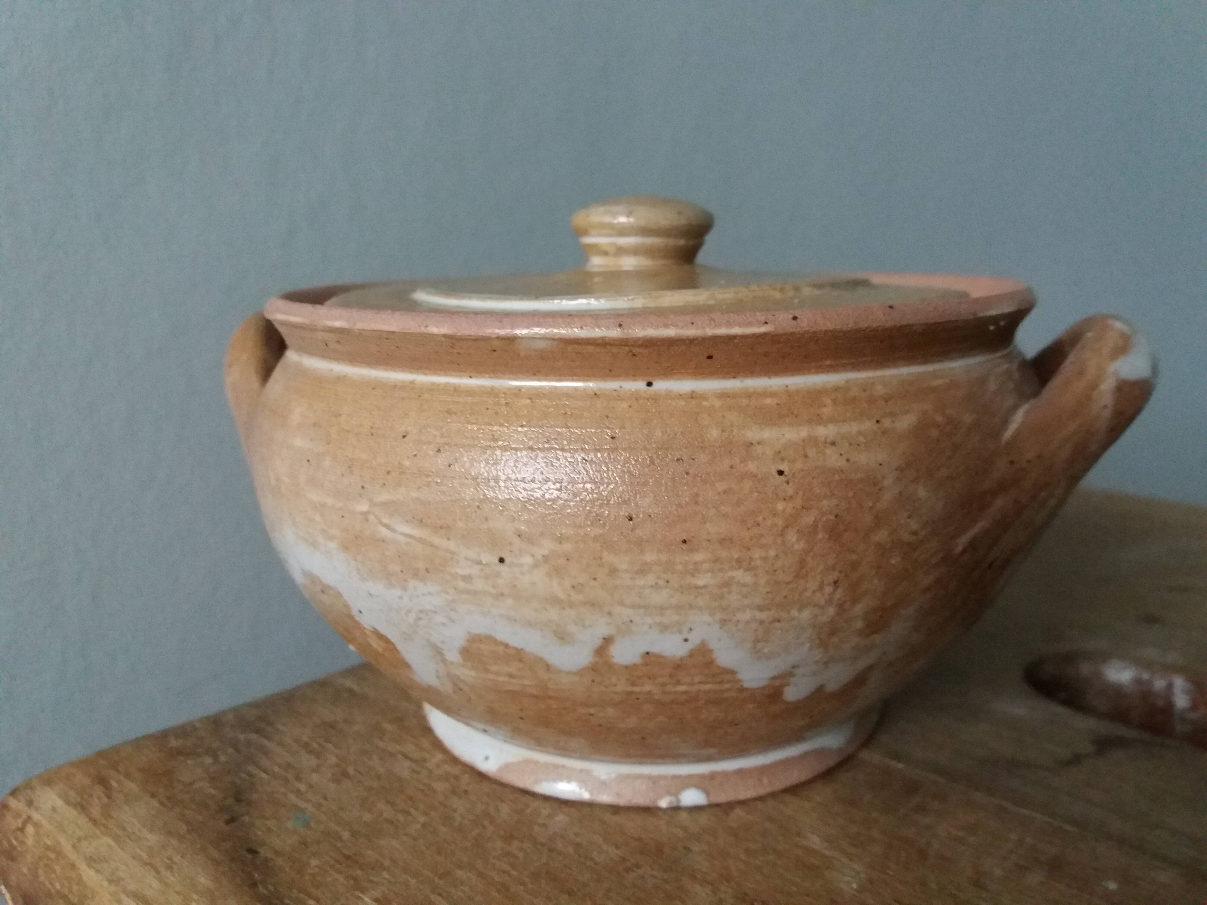 Covered sugar bowl in Puisaye stoneware