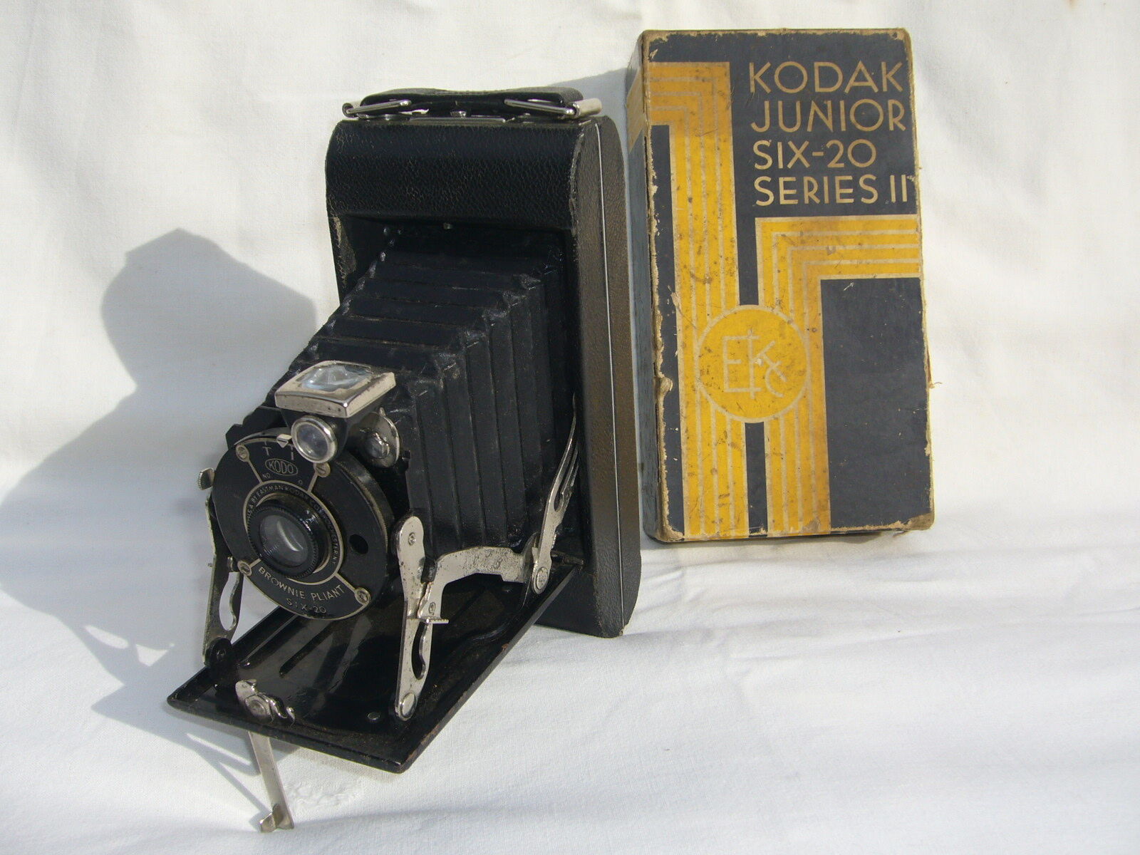 old KODAK junior six-20 series II camera with original box