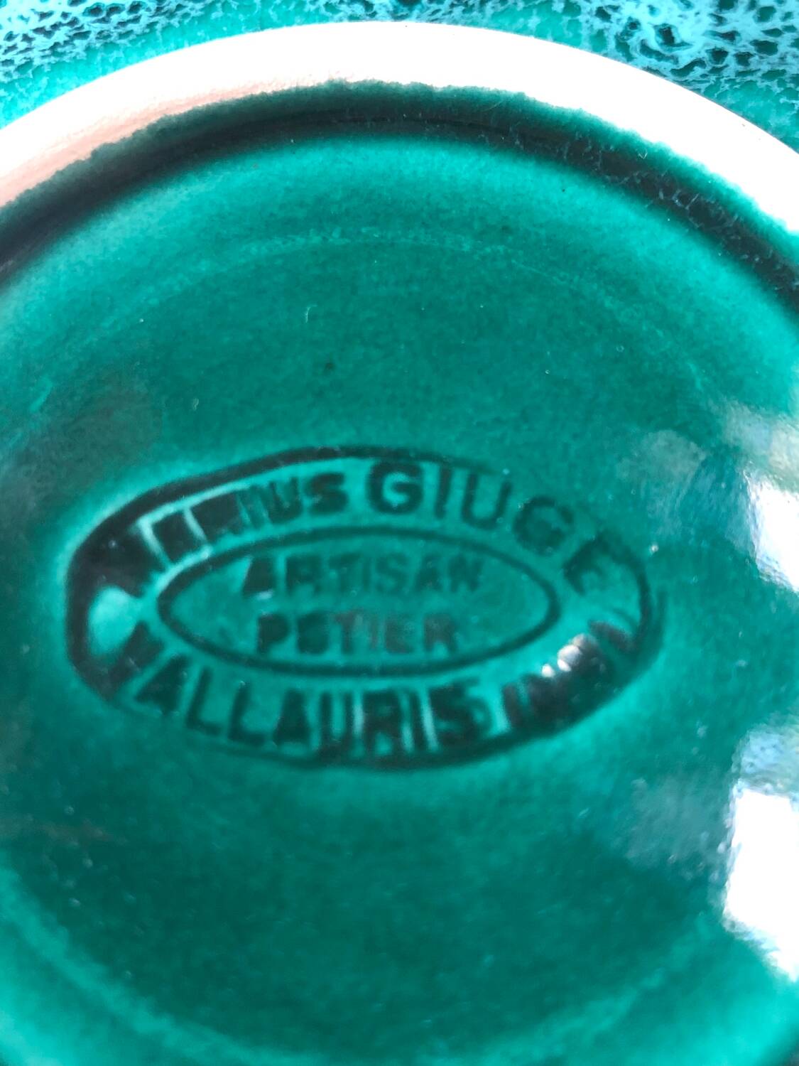 Tasse et soucoupe par Marius Giuge à Vallauris