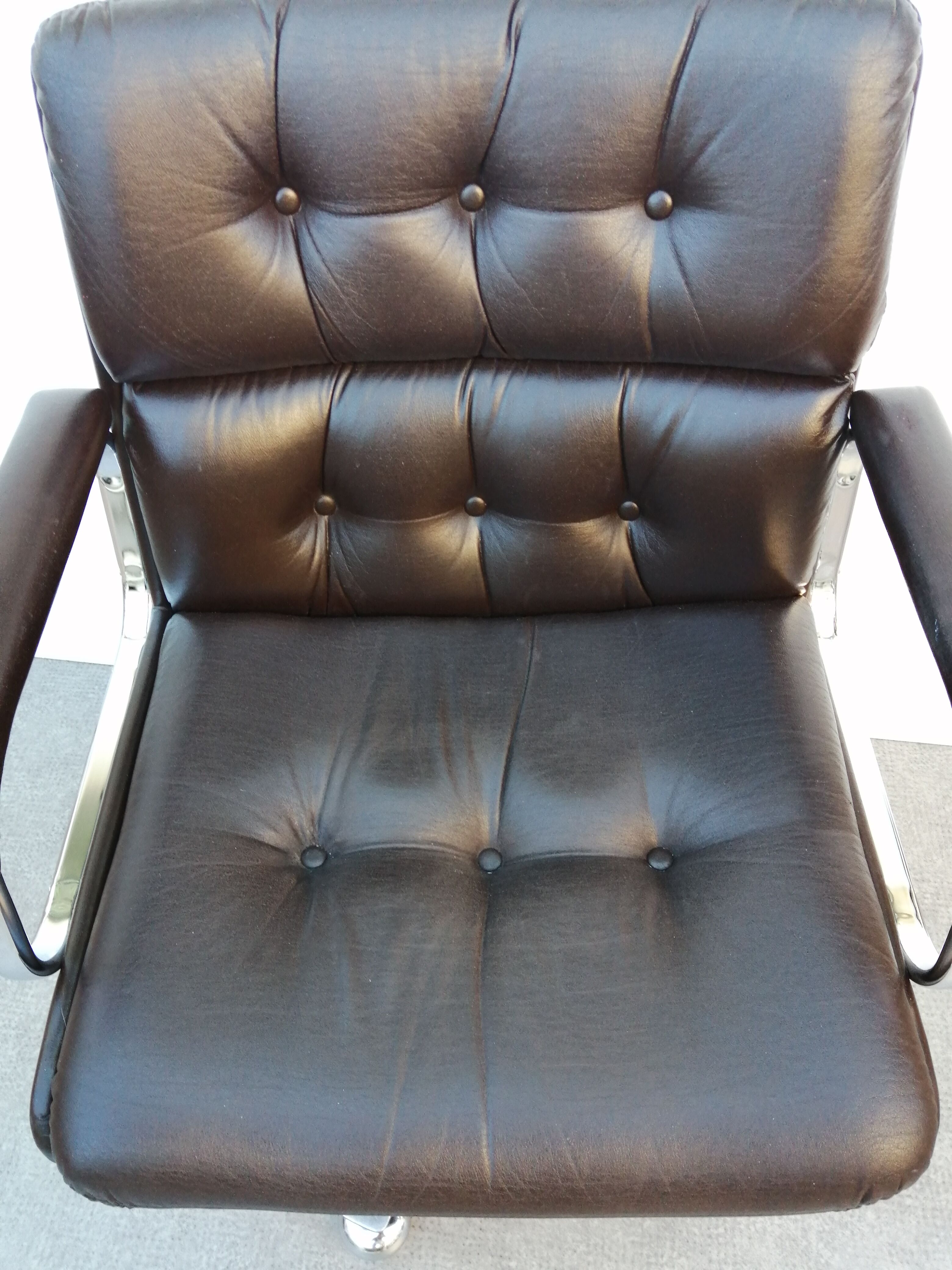 Pretty vintage Italian office armchair 1980