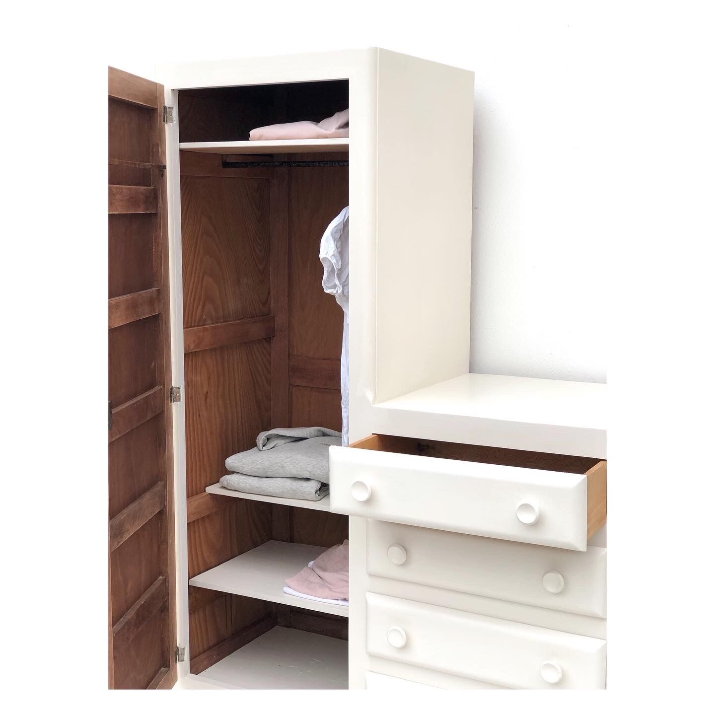 Armoire parisienne asymétrique