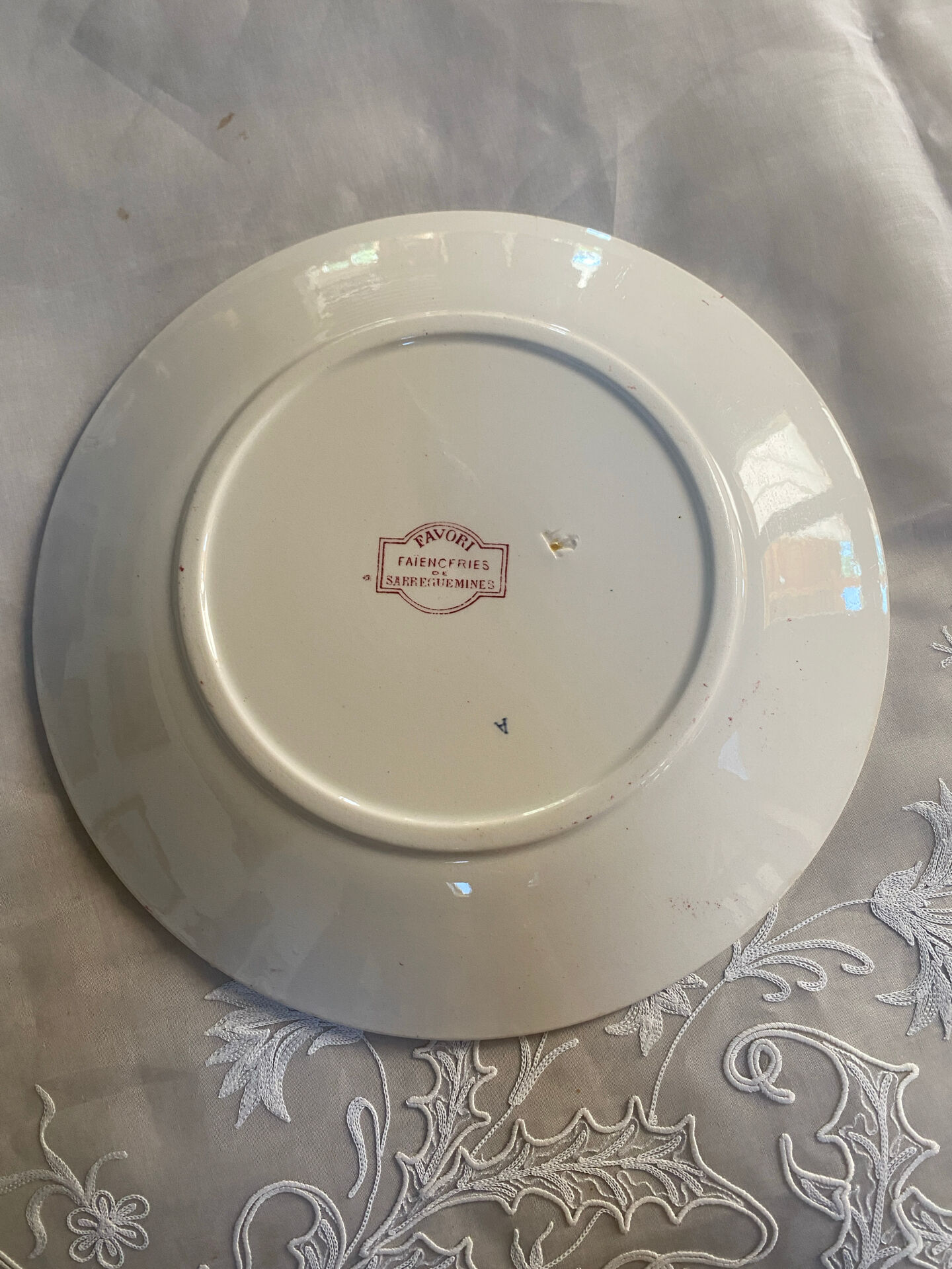 Assiette plate modèle Favori de Sarreguemines