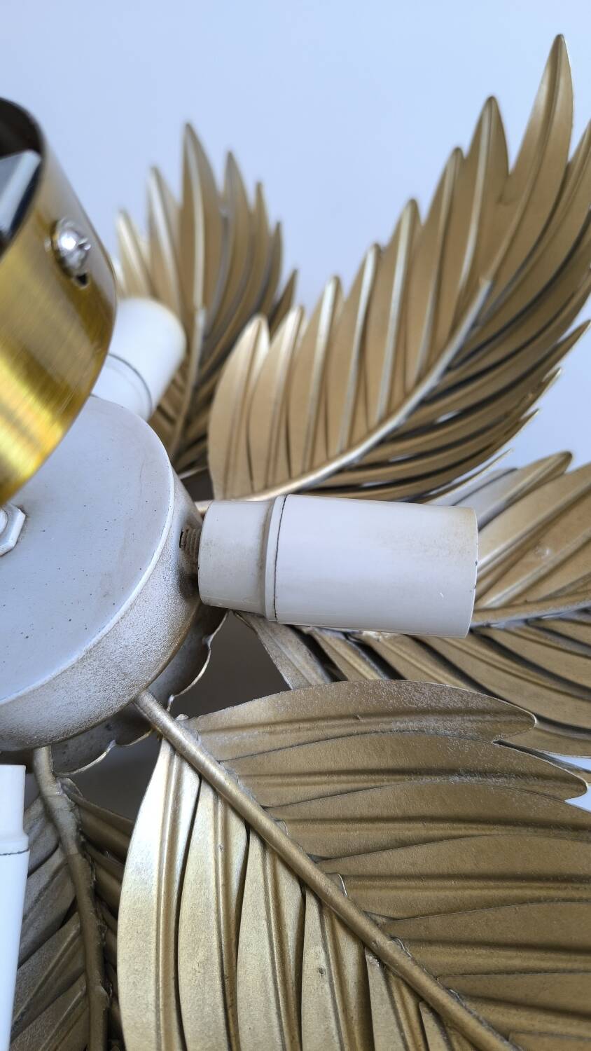Gold metal flower wall light