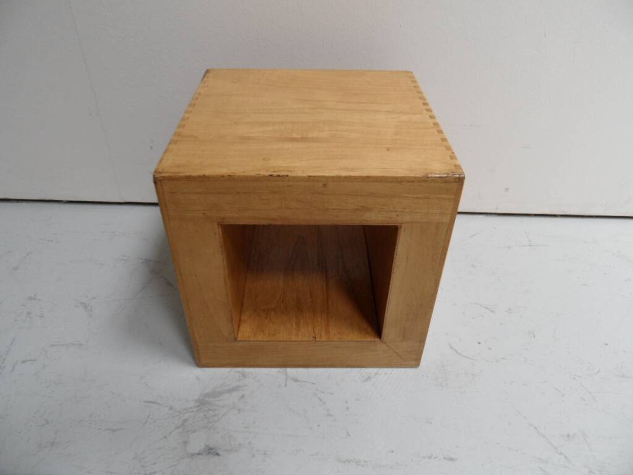 Tables basses cubiques, années 1960