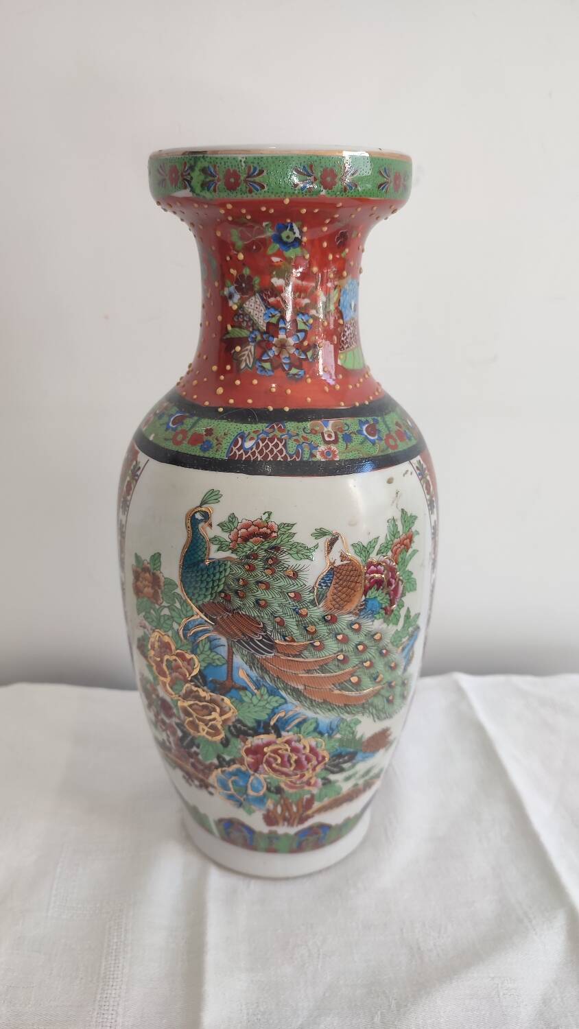 Chinese vase, Rose family style