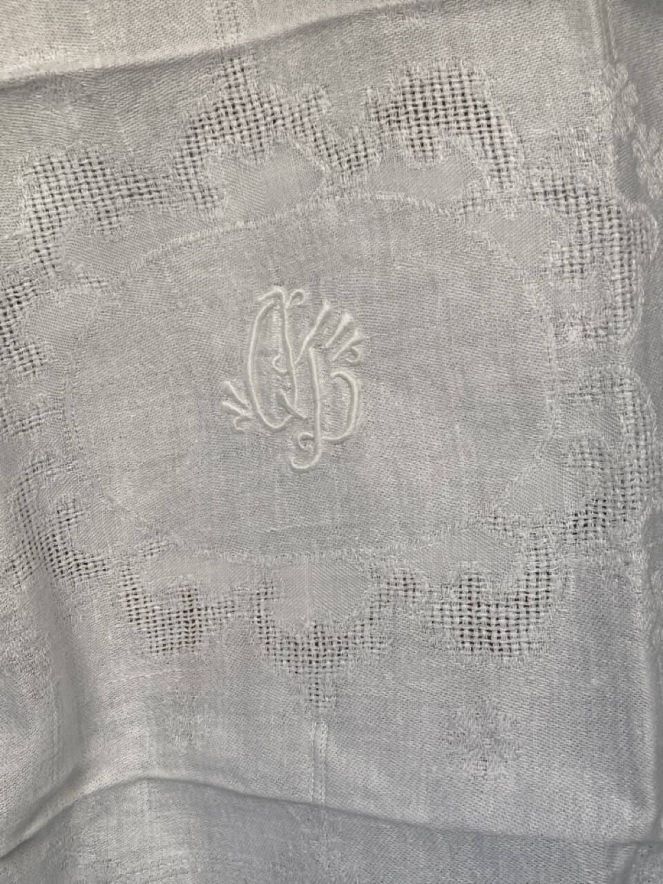 Serviettes monogramme lin damassé bordure ajouré linge ancien