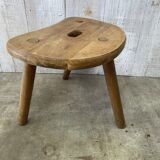 Tripod farm stool