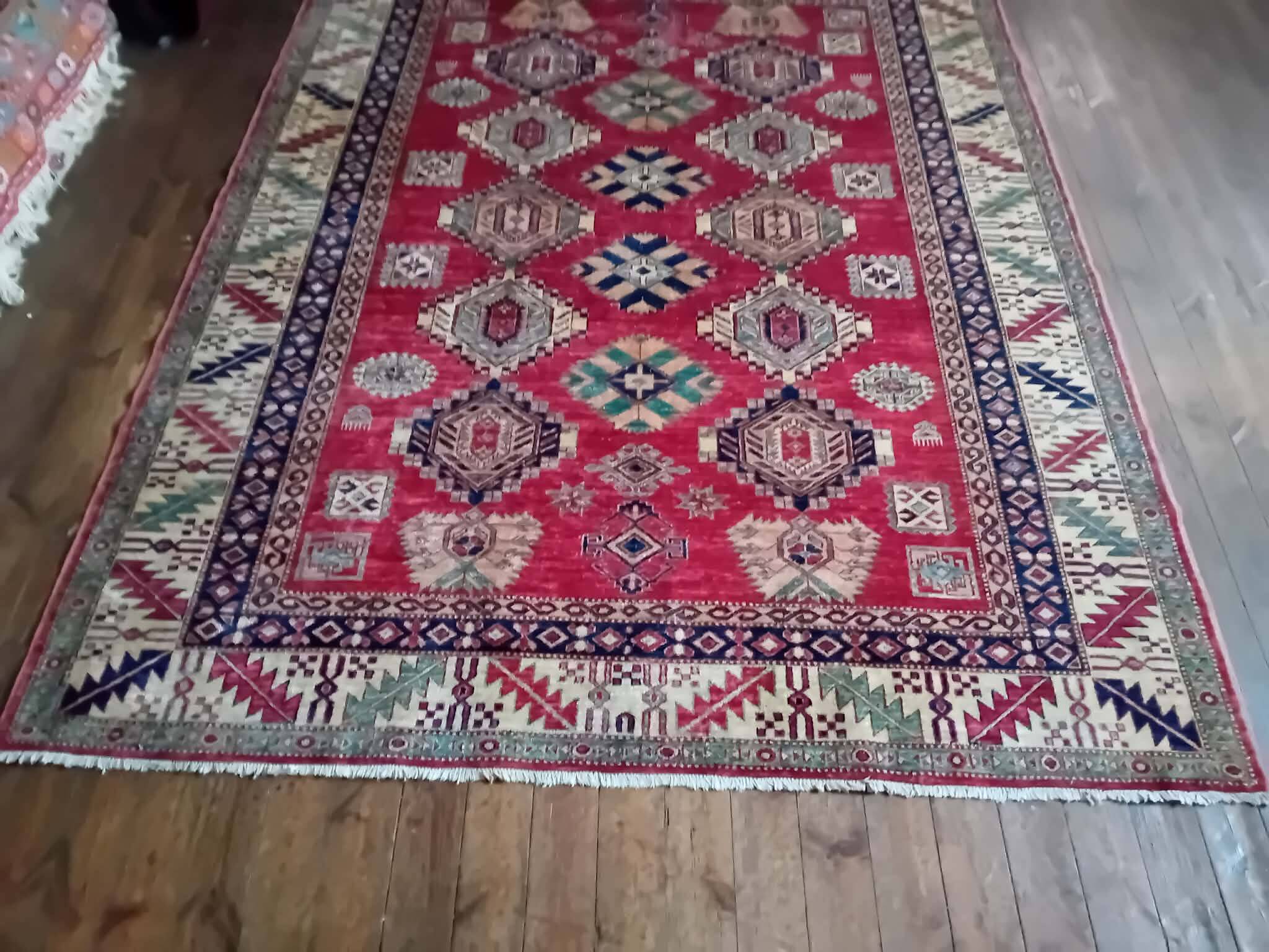 Handmade Pakistani Kazak rug 284x224cm
