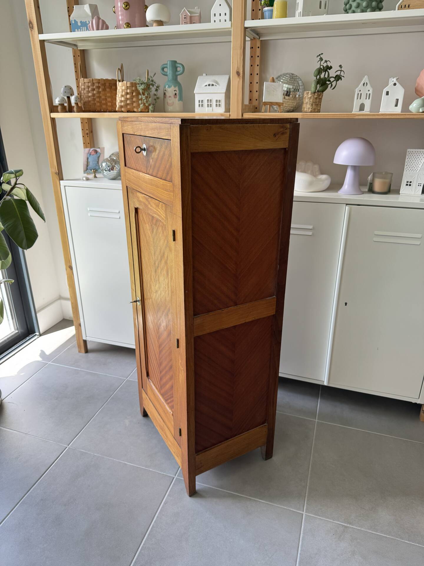 Meuble de rangement en bois vintage - placard de bureau
