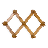 Wooden accordion coat rack