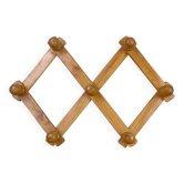 Wooden accordion coat rack