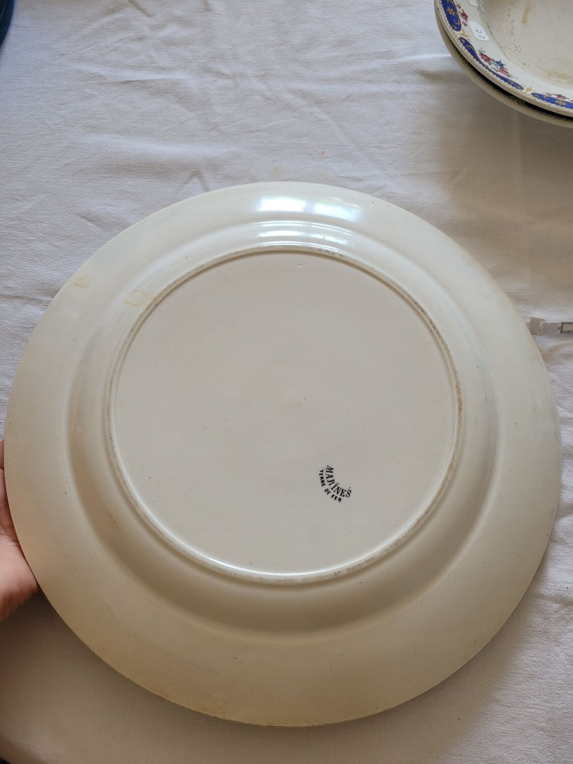 Iron earth serving dish