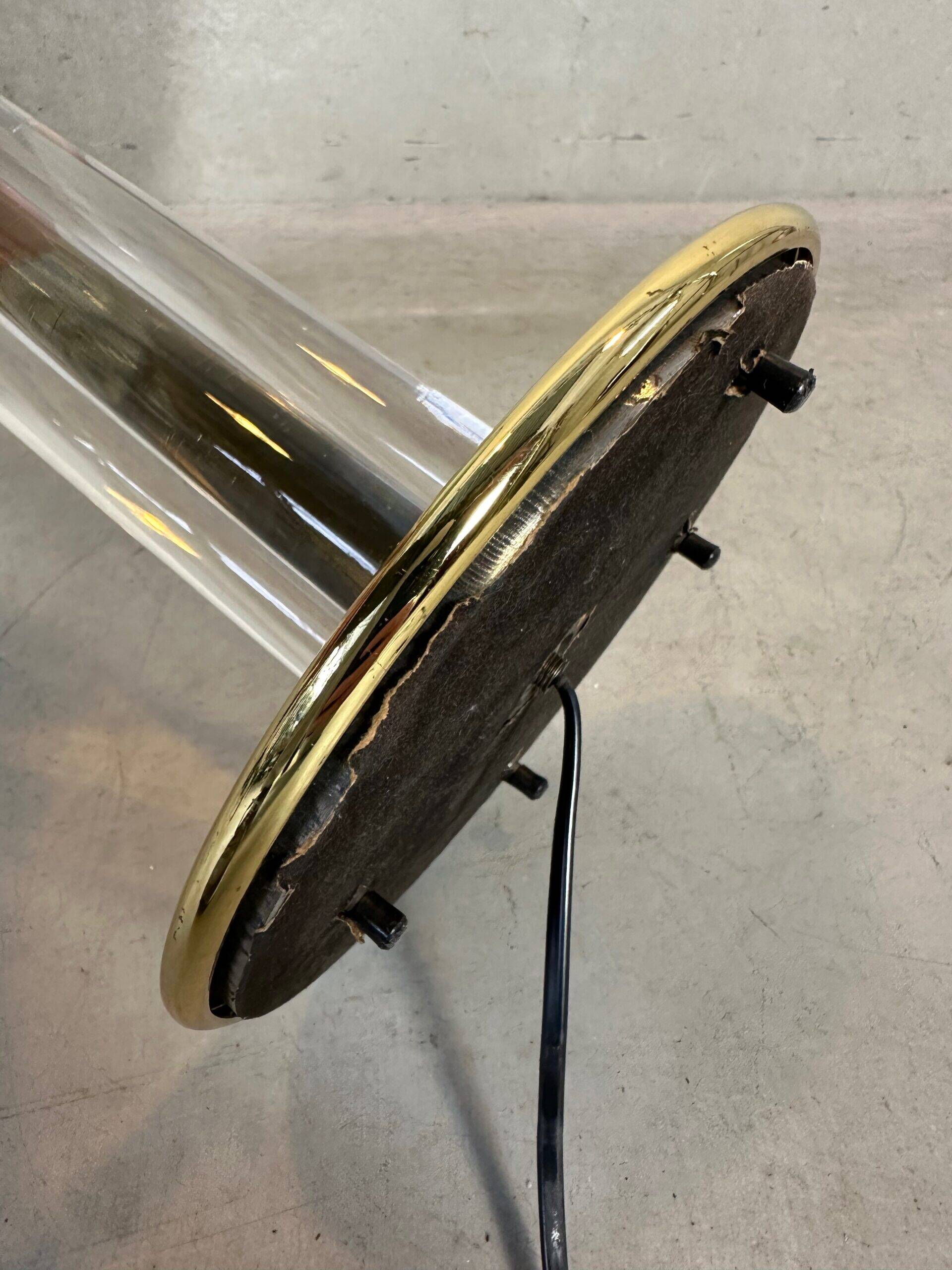 Vintage Hollywood Regency table lamp – brass and perspex