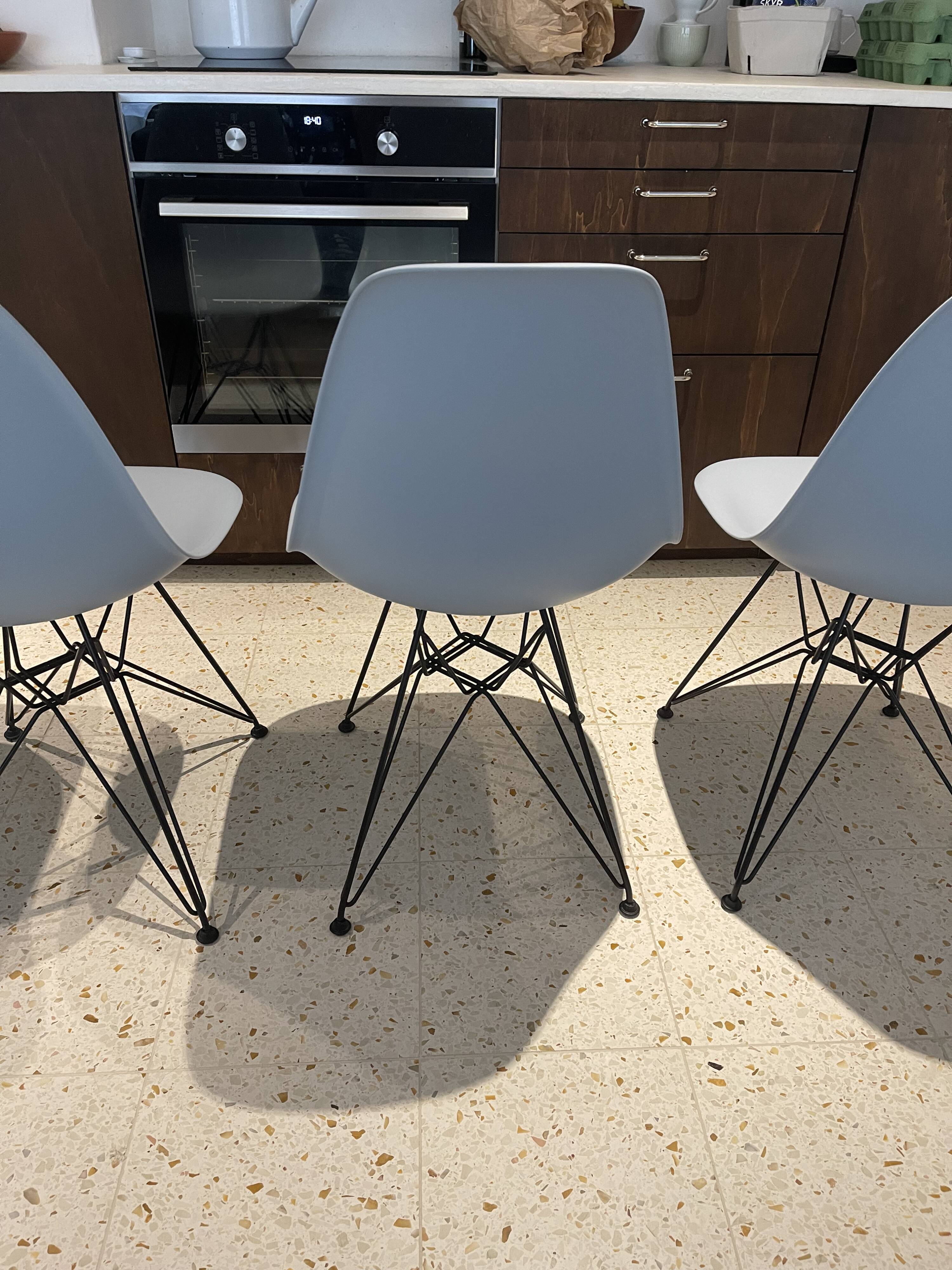 Set of 4 chairs - Eames Plastic Side Chair