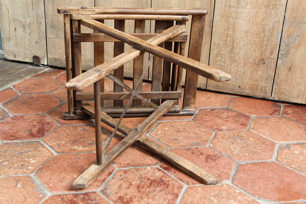 Children's folding chair