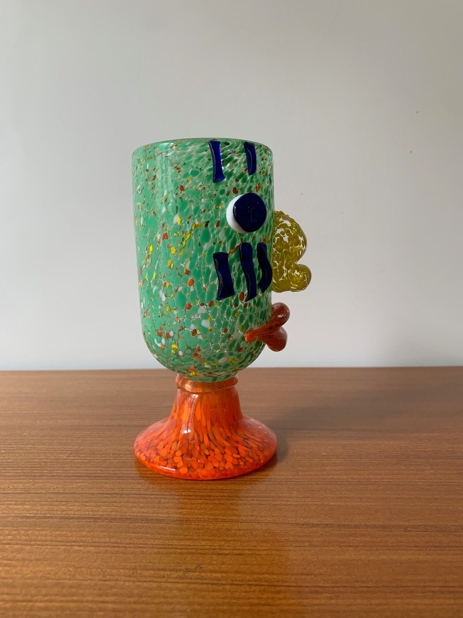 Vase face glassware polichrome