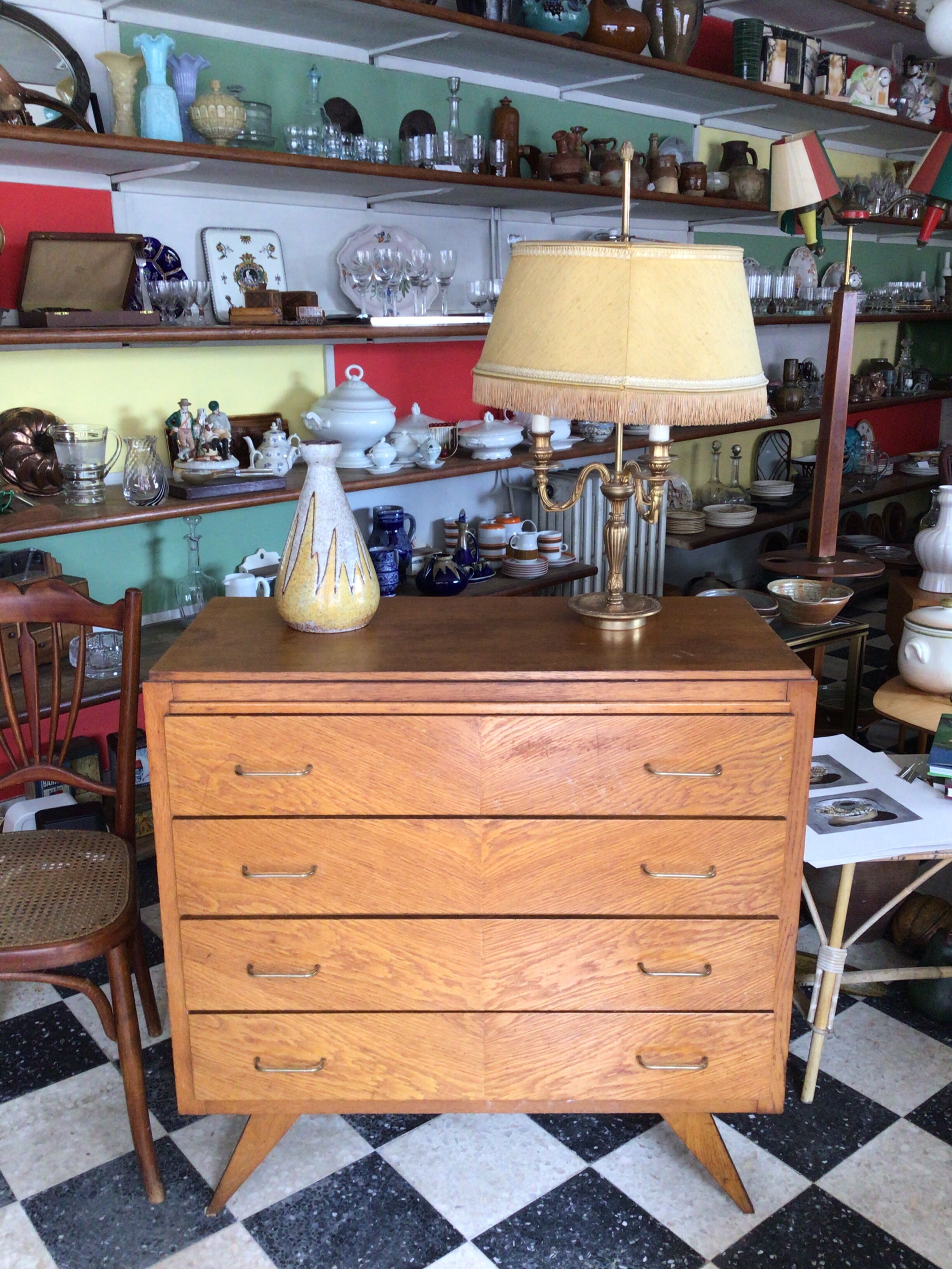 Commode year 60 compass feet