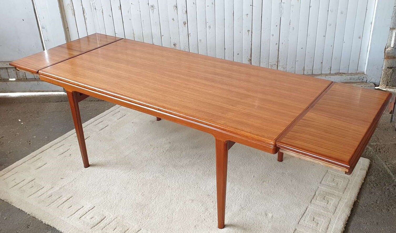 Table vintage en teck datant des années 60