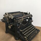 Underwood typewriter years 1930