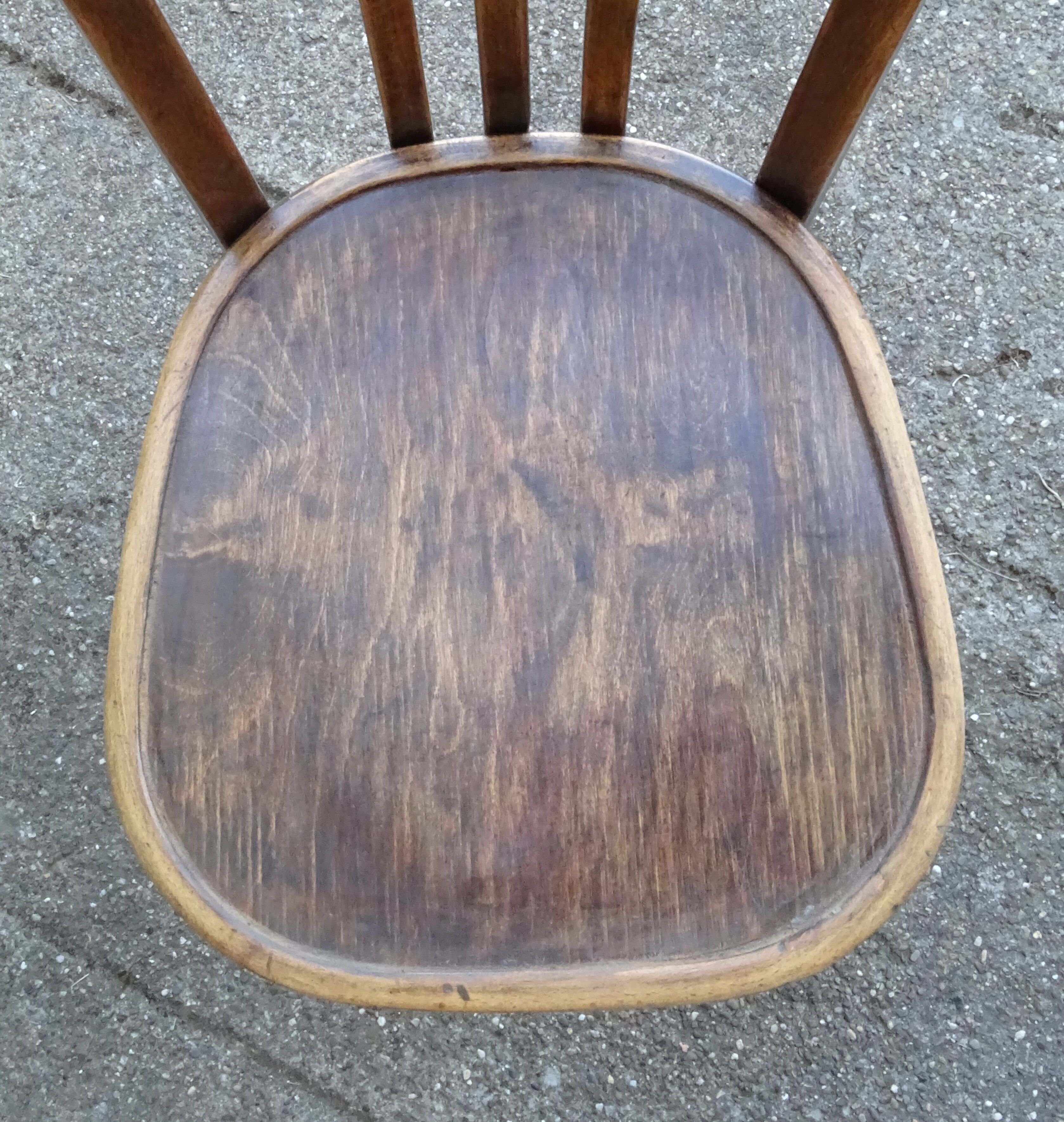 Paire de chaises bistrot Baumann 1955 assise bois