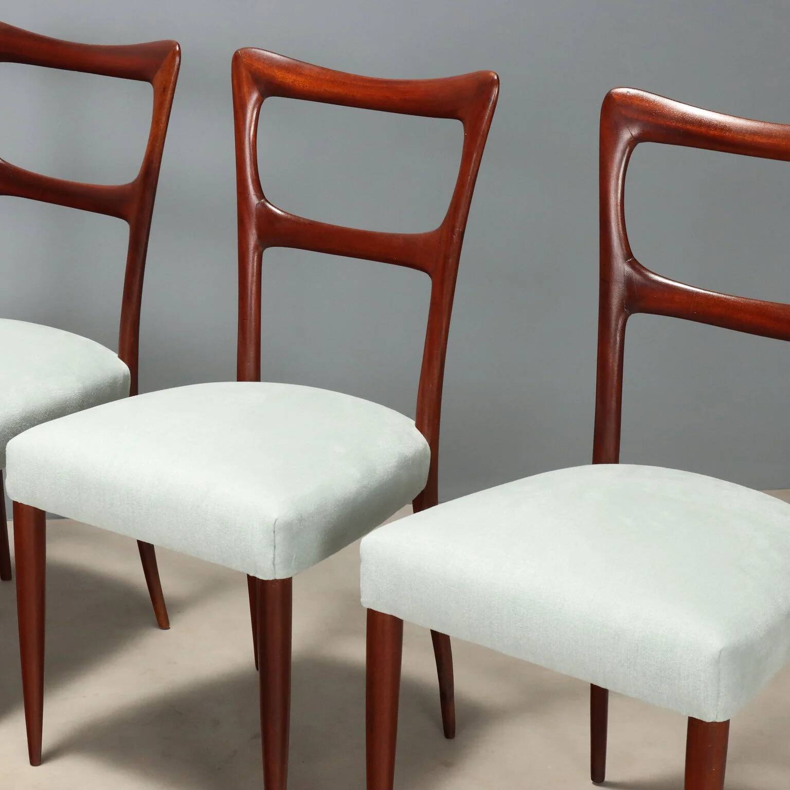 Chaises en bois d’acajou années 1950