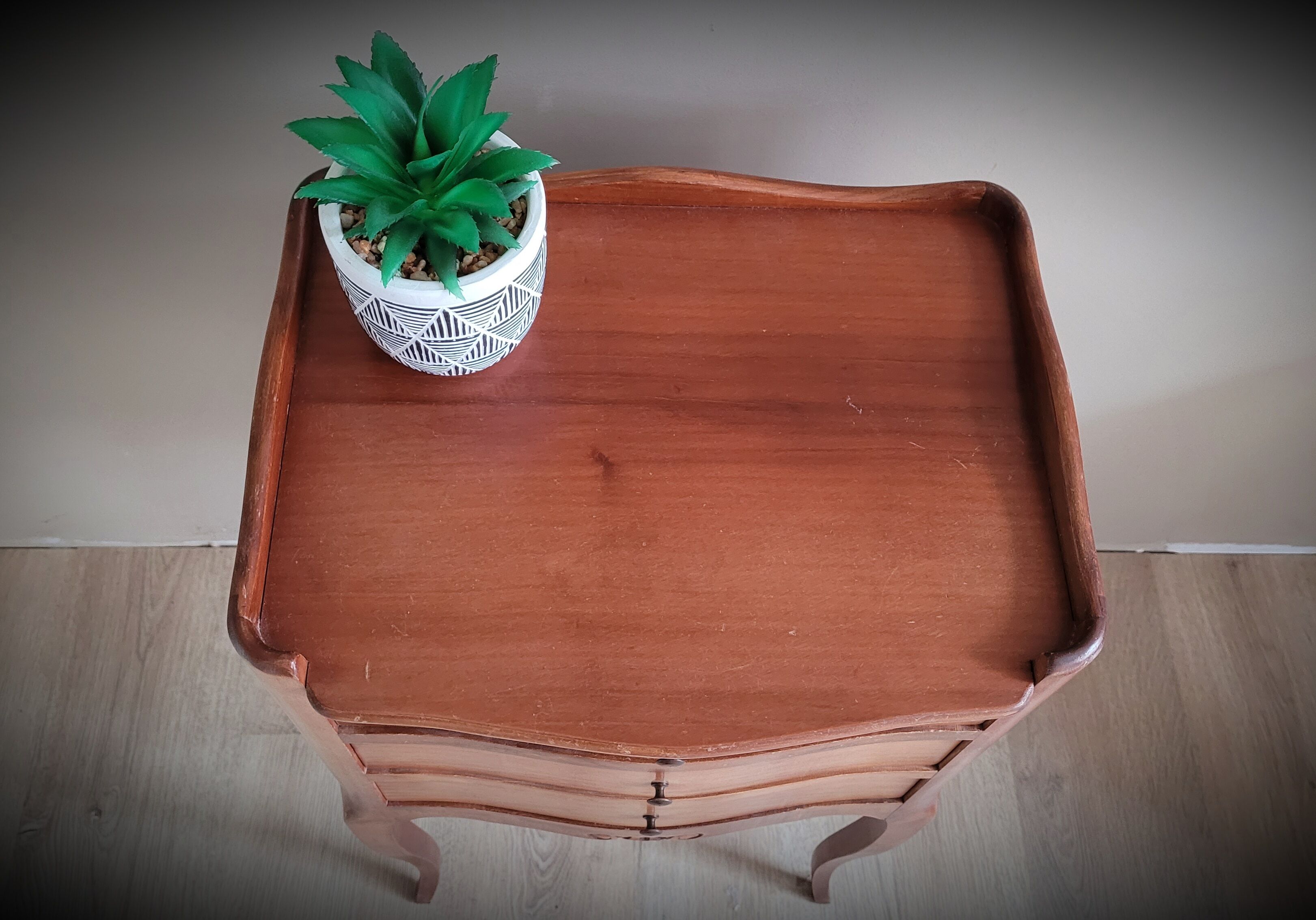 Regency bedside table with drawers