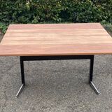 Table basse relevable en bois brut, restaurée