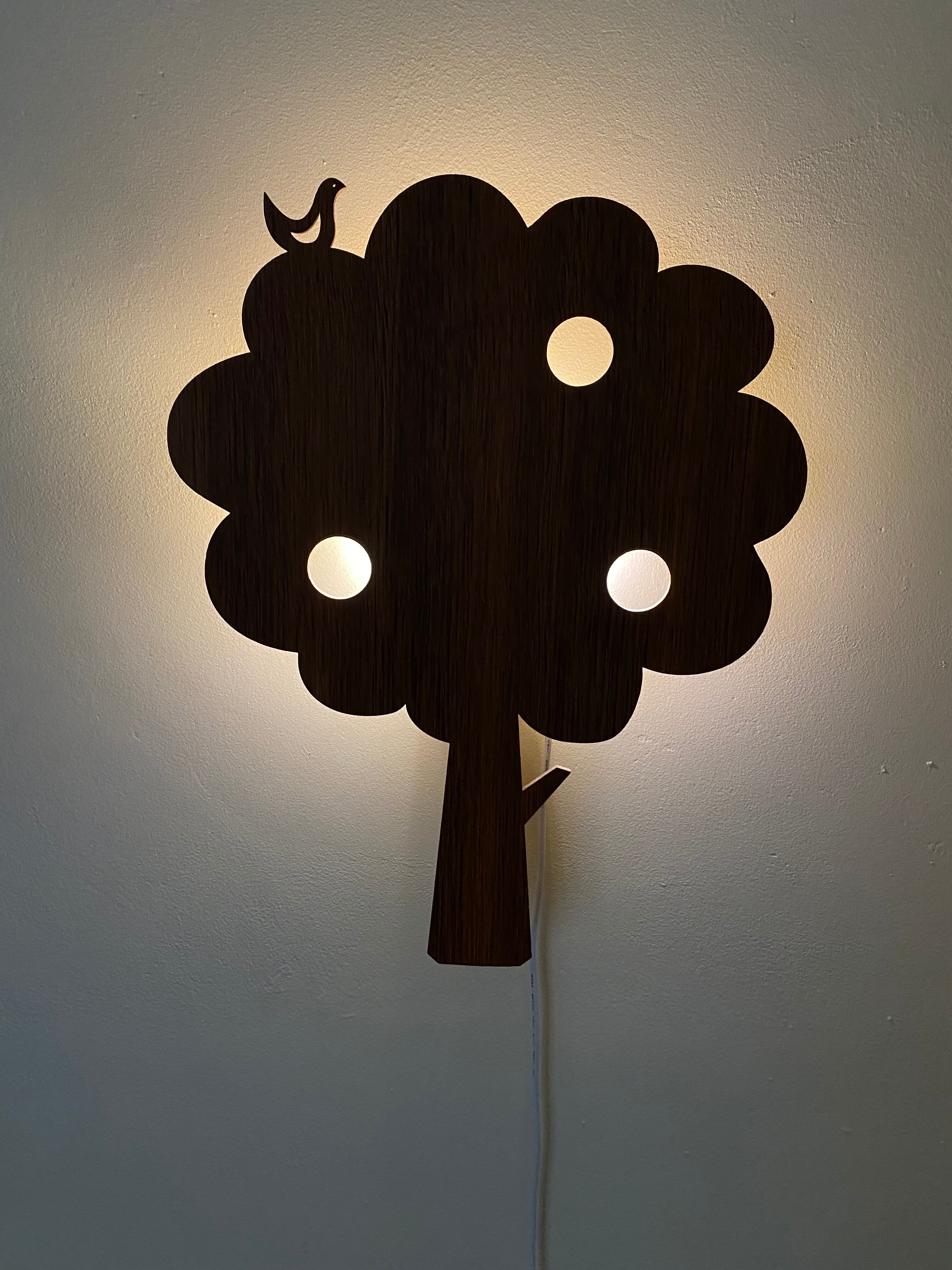 Children's wood wall lamp