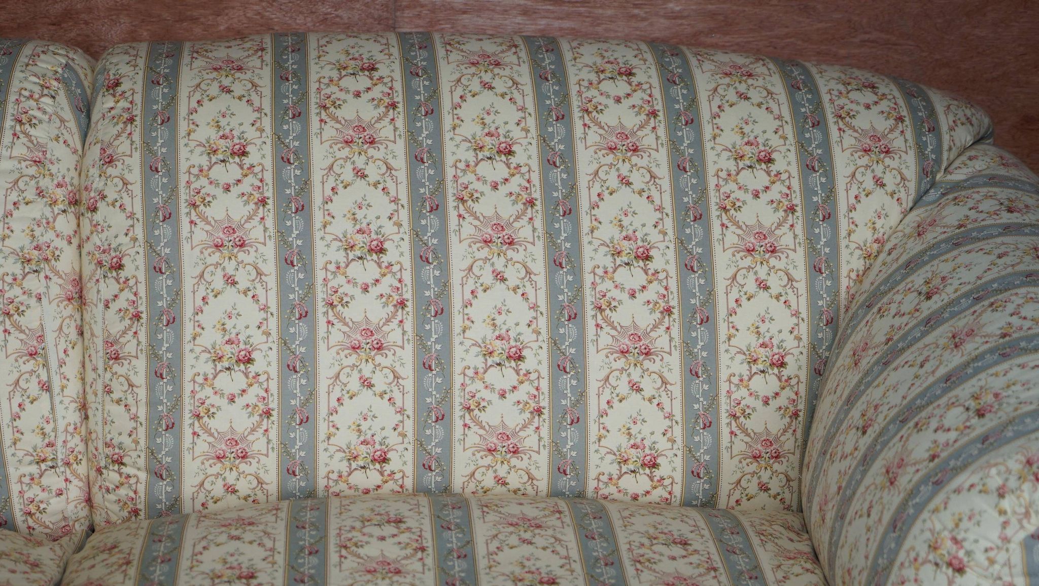 Large canapé Antique Howard & Sons Portarlington original tapestry ticking
