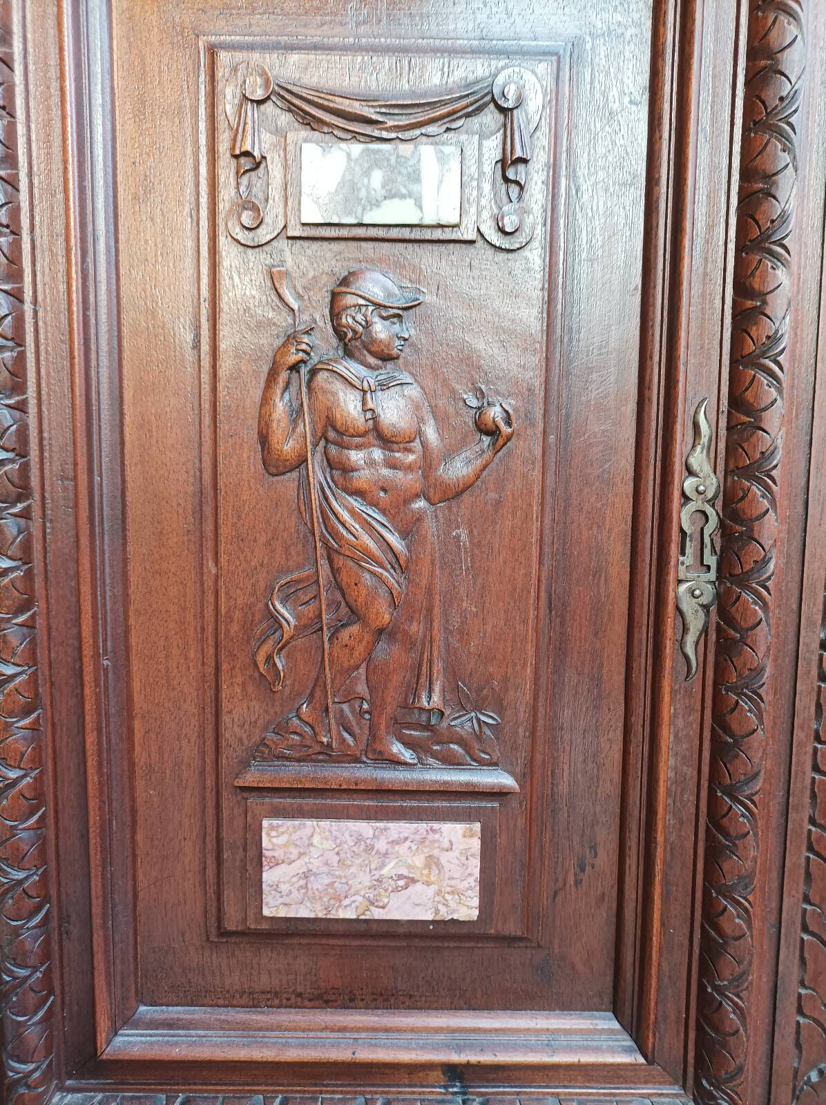 Louis XIII walnut diminutive buffet