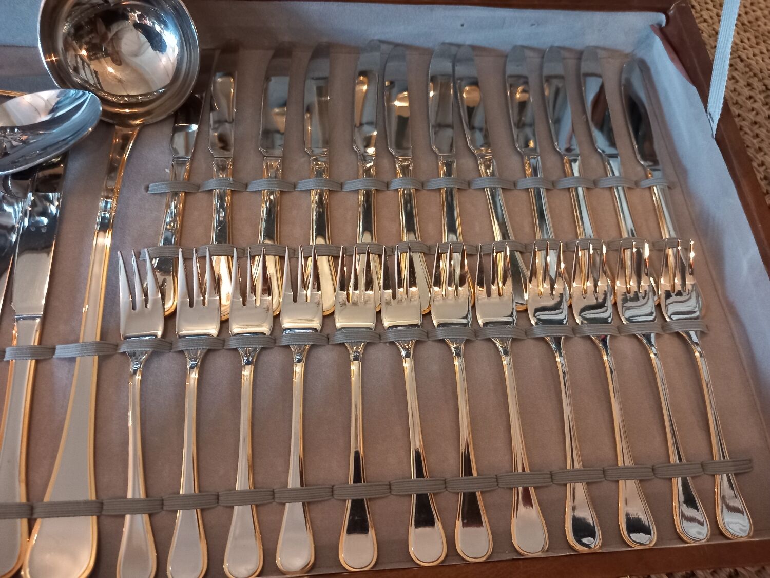 Cutlery set Tavola. 113 pieces