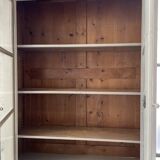 XL display case with white patina