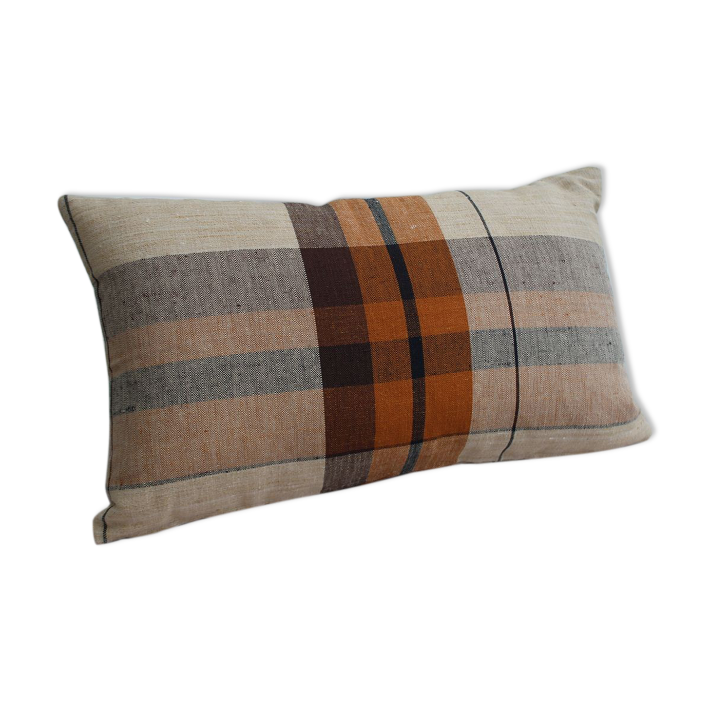Checkered cushion