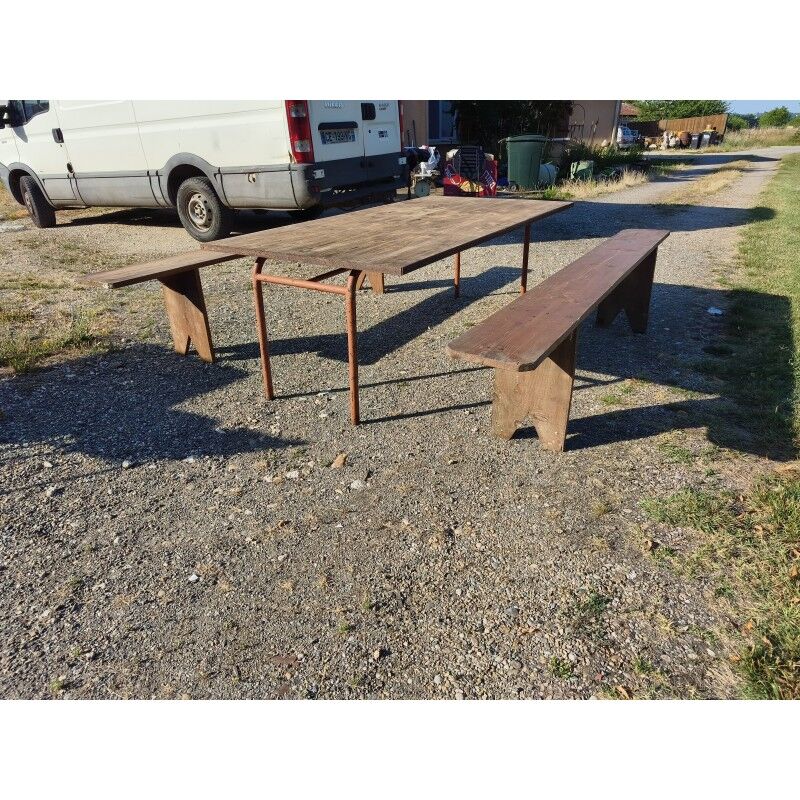 Industrial or communal table with benches