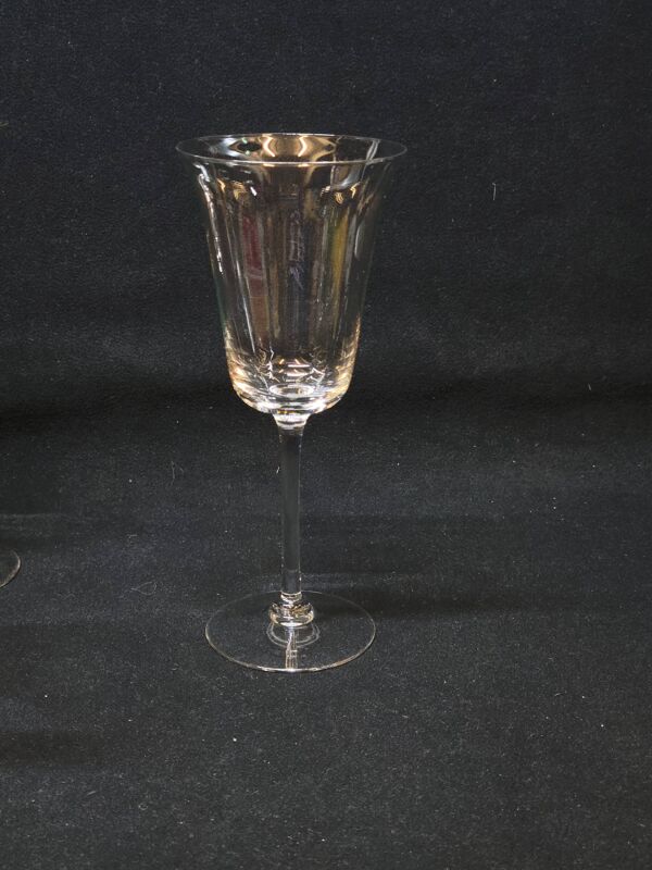 7 verres à pied en cristal fin à vin ou eau - Baccarat ou Saint louis